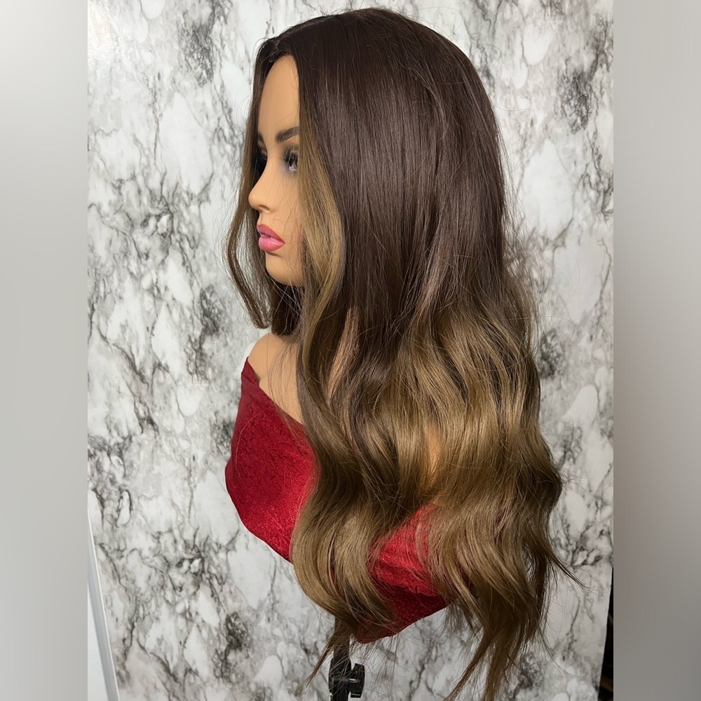 28 Inch Balayage Brown to Caramel Wavy Hair Wig - Picture 3 of 7